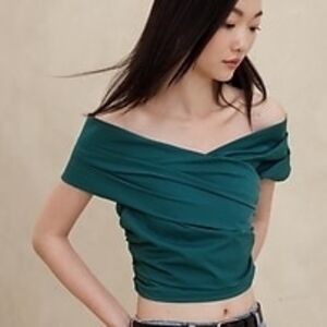 Banana Republic Emerald Off-Shoulder Crop Top